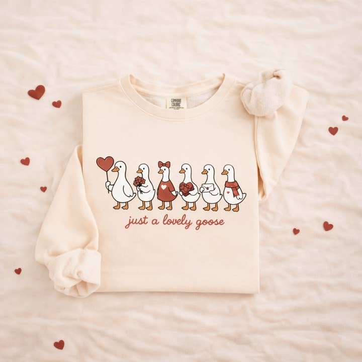 KNOTS + NOOK - Wholesale Graphic Sweatshirt - Women's - LOVELY GEESE SWEATSHIRT1
