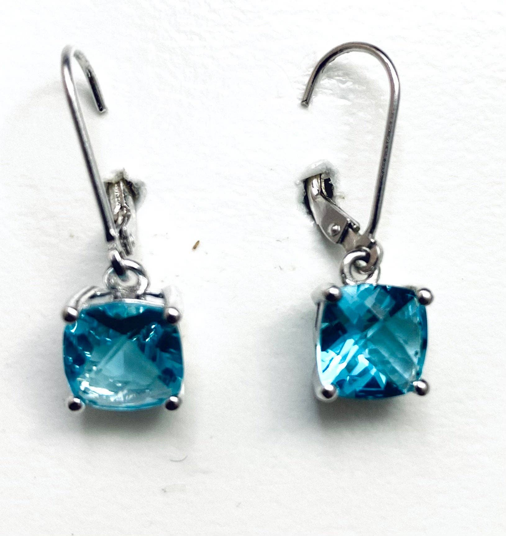 Twan Kee Jewelry - Venta al por mayor Pendientes colgantes - Colgante E90808LG Fancy Style con diseño de helenita en forma de cojín con forma de helenita5