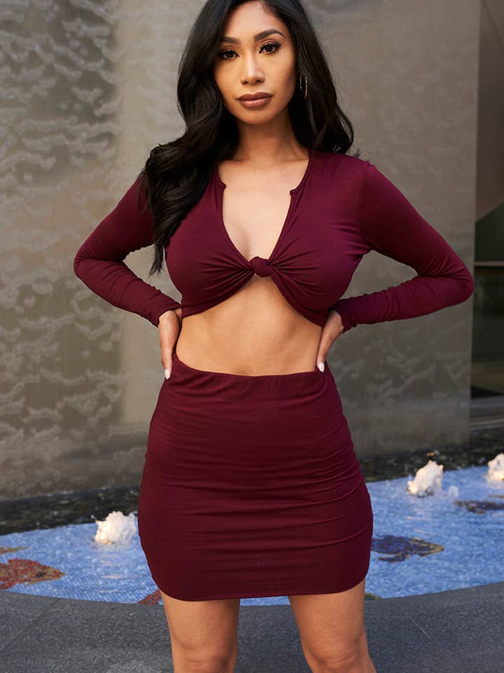 Conjunto Mulheres Sólidas 2Pcs (Manga Comprida Crop & Mini Saia) por atacado de lasalle fashion llc