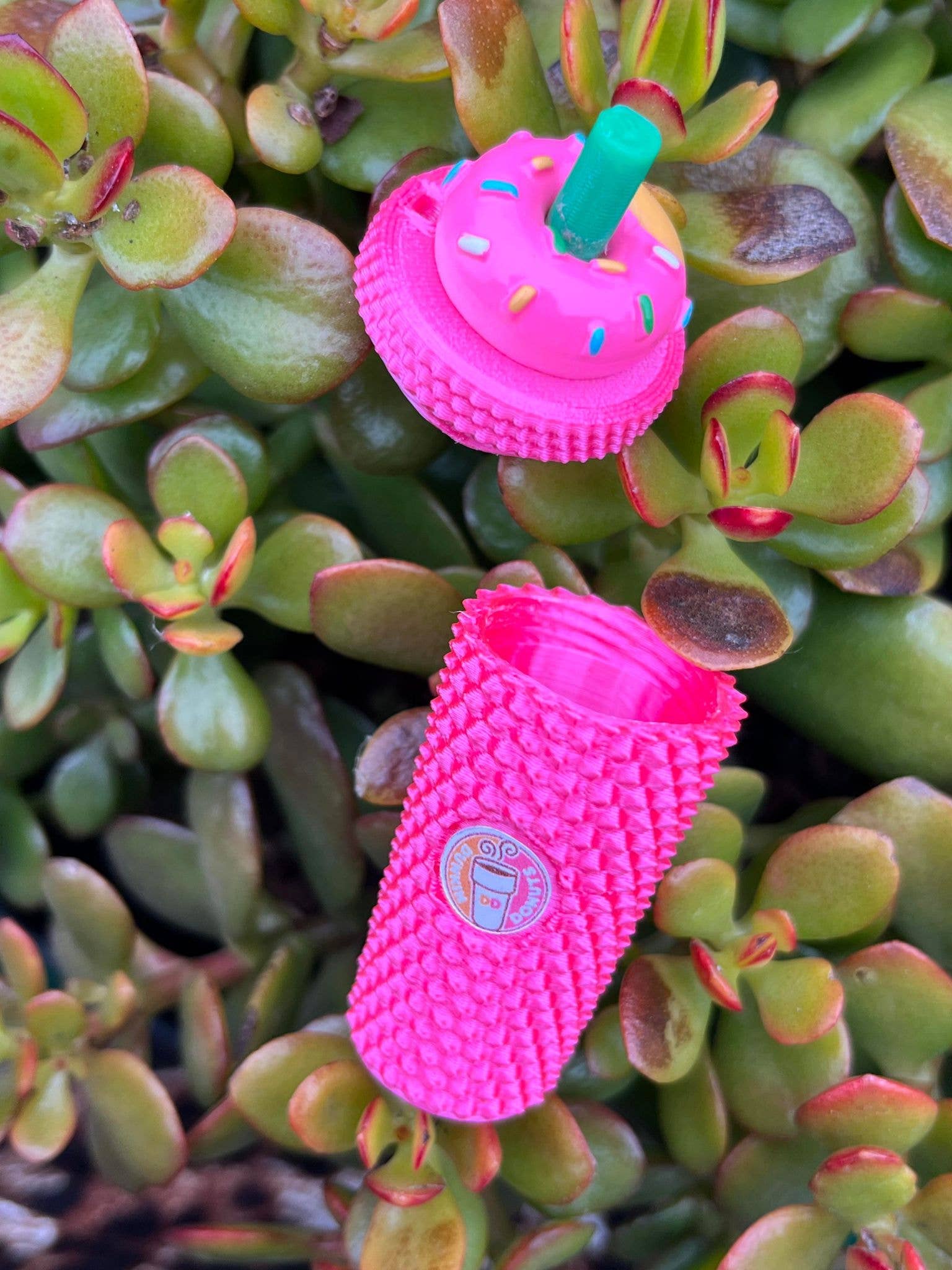 Roussell Prints and Demand LLC – Großhandel Schlüsselanhänger – Damen – Schlüsselanhänger Mini-Becher mit sechseckigem Schraubverschluss und Donut-Deckel1