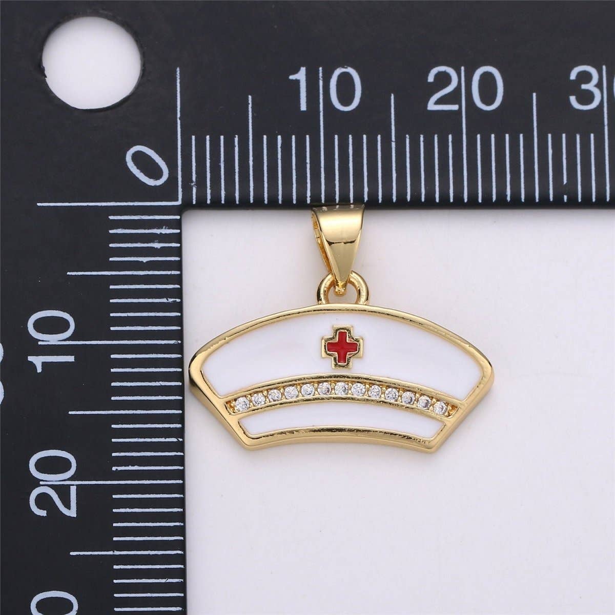 Aim Eternal – Pendente/pingente individual por atacado – Pingente de Enfermeira Micro Pavê Banhado a Ouro 14k, Pingente de Enfermeira RN, Pingentes de Enfermeira Registrada, Presente para Enfermeira LPN na linha de frente I-5691