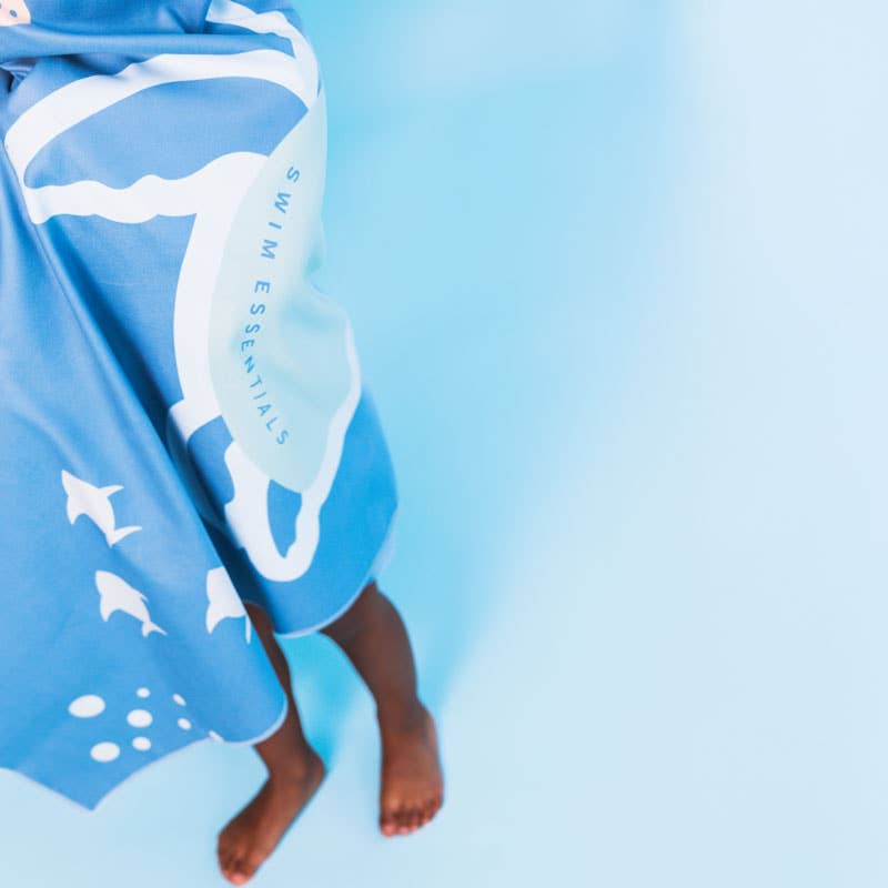 Multicolore Swim Essentials | Serviette microfibre 135 x 65 cm avec motif tortue en vente sur Faire5