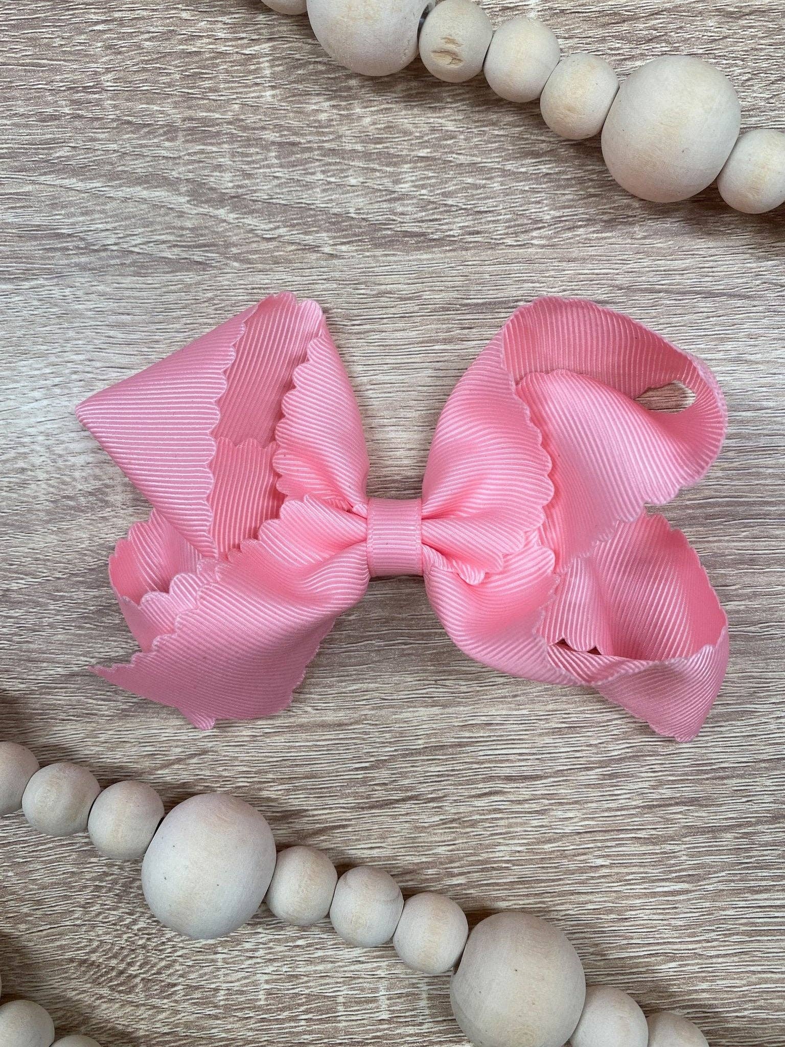 The Hair Bow Company - Vente Nœud pour cheveux – enfant - Nœuds festonnés classiques - Pince crocodile - 11,4 cm19