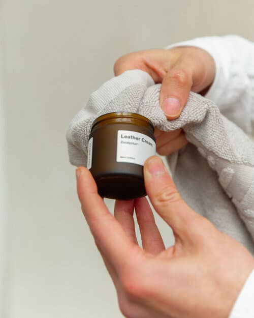 Attirecare - Wholesale Shoe Polish - Leather Cream - 60ml1