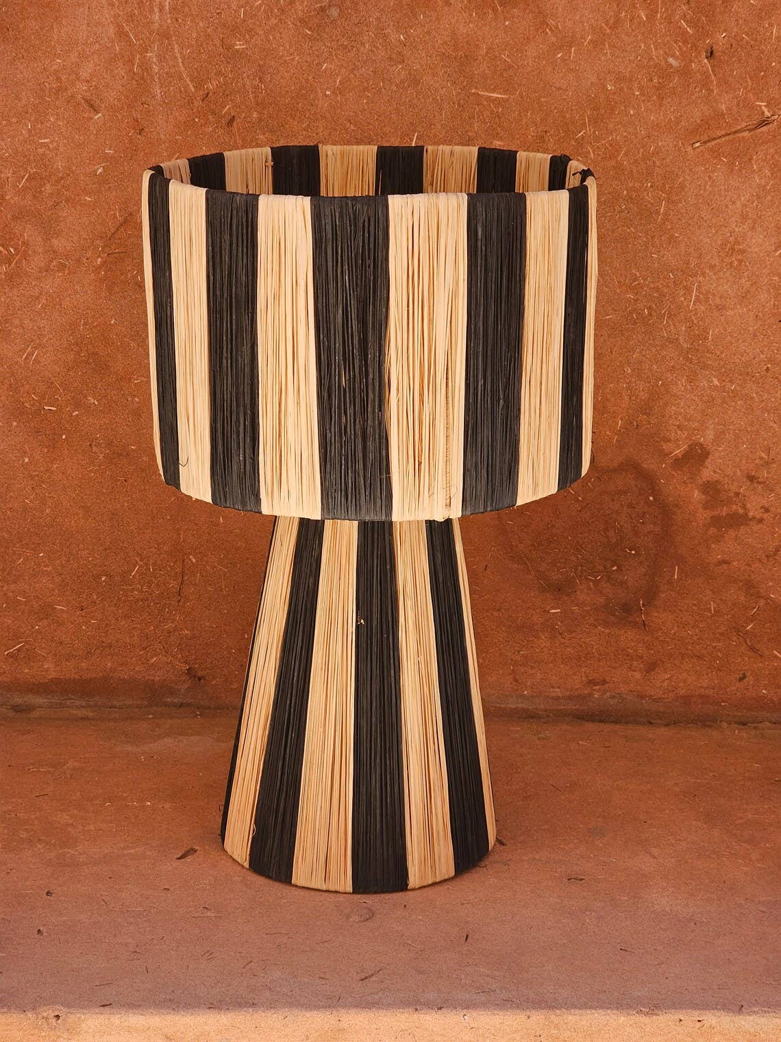 Moroccan Natural bazaar - Wholesale Accent/Desk Lamp - Table raffia lamp with stripes black and white2