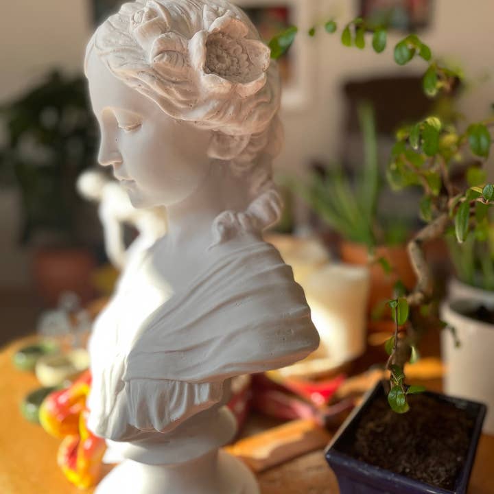 RomaArtSculptures - Wholesale Sculpture - Large Lady Statue1