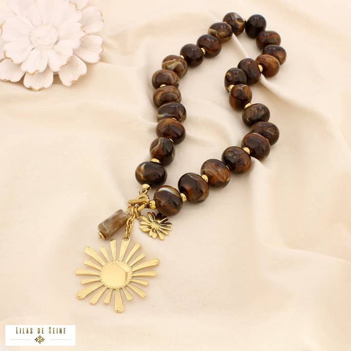 Steel necklace with marbled resin daisy pendant 0125534 for wholesale by Lilas de Seine