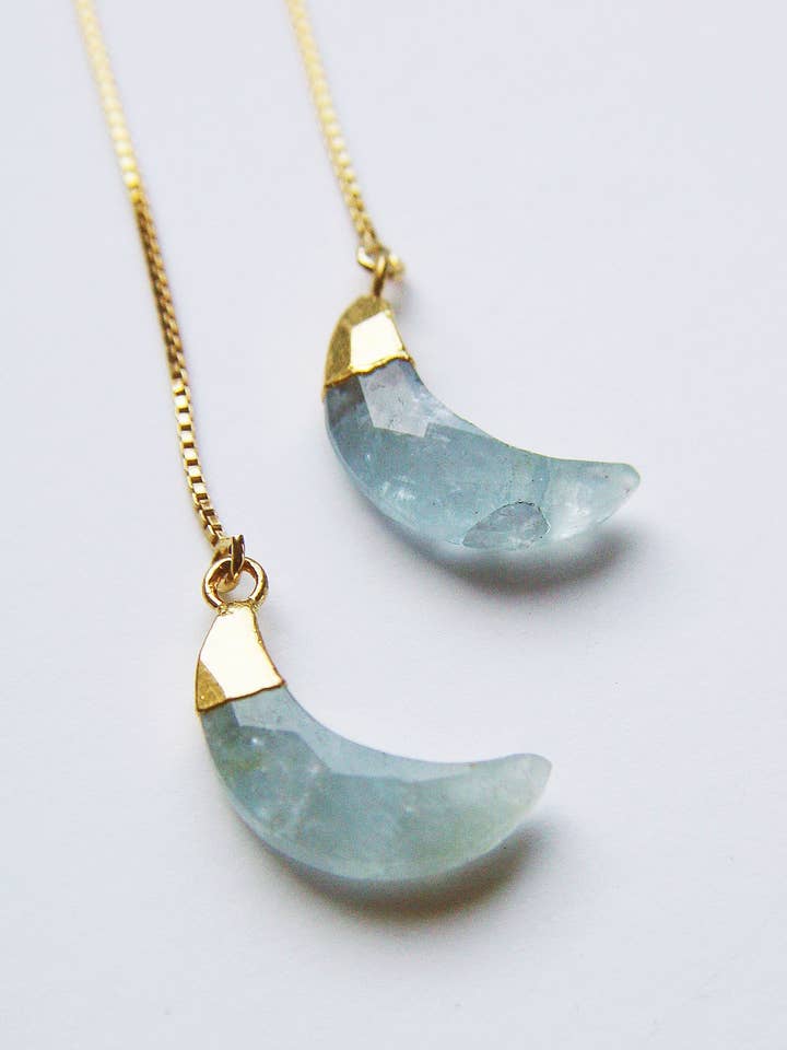 Boucles d'oreilles Aquamarine Moon Threader pour la vente par Friedasophie