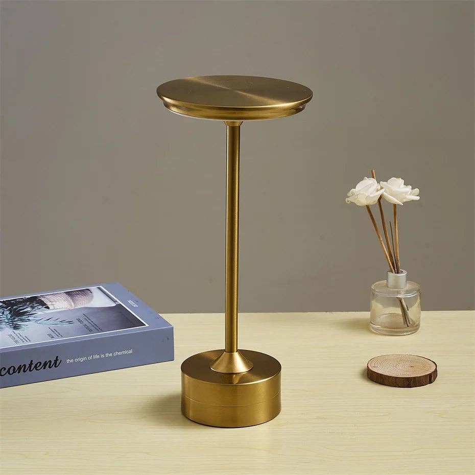 BRECK + FOX - Wholesale Accent/Desk Lamp - Metal Lamp3