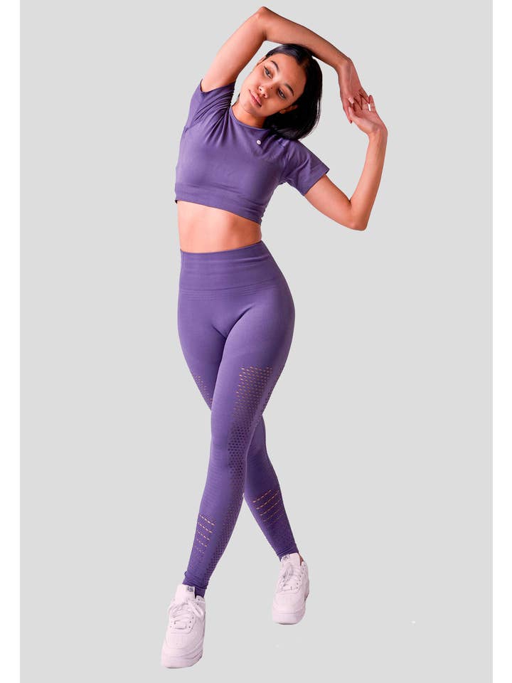 Anaissa - Wholesale Sport-/loungelegging - Dames - Naadloze compressiebroek met opengewerkte details, Naya16