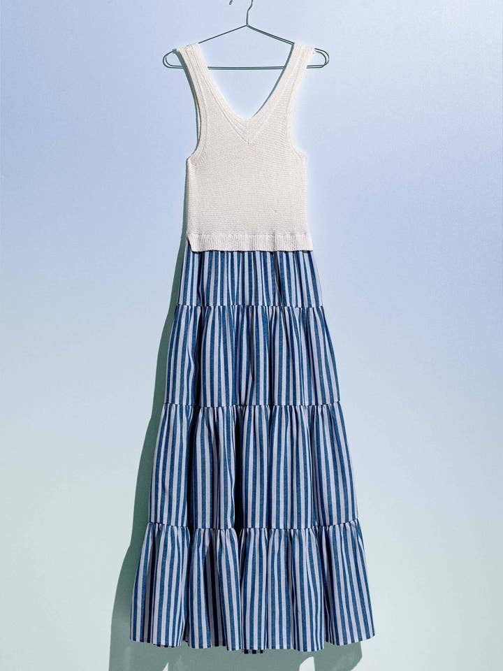 Vestido largo de primavera con corpiño acanalado y volantes a rayas para venta al por mayor de Urban Daizy