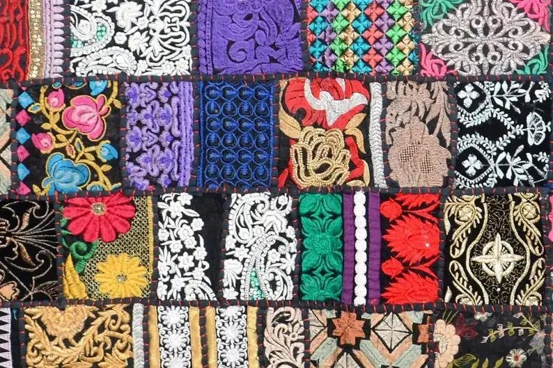 GYPSY STUDIO – Runner de mesa por atacado – Caminhos de Mesa Indianos Banjara Bordados à Mão Boémios2