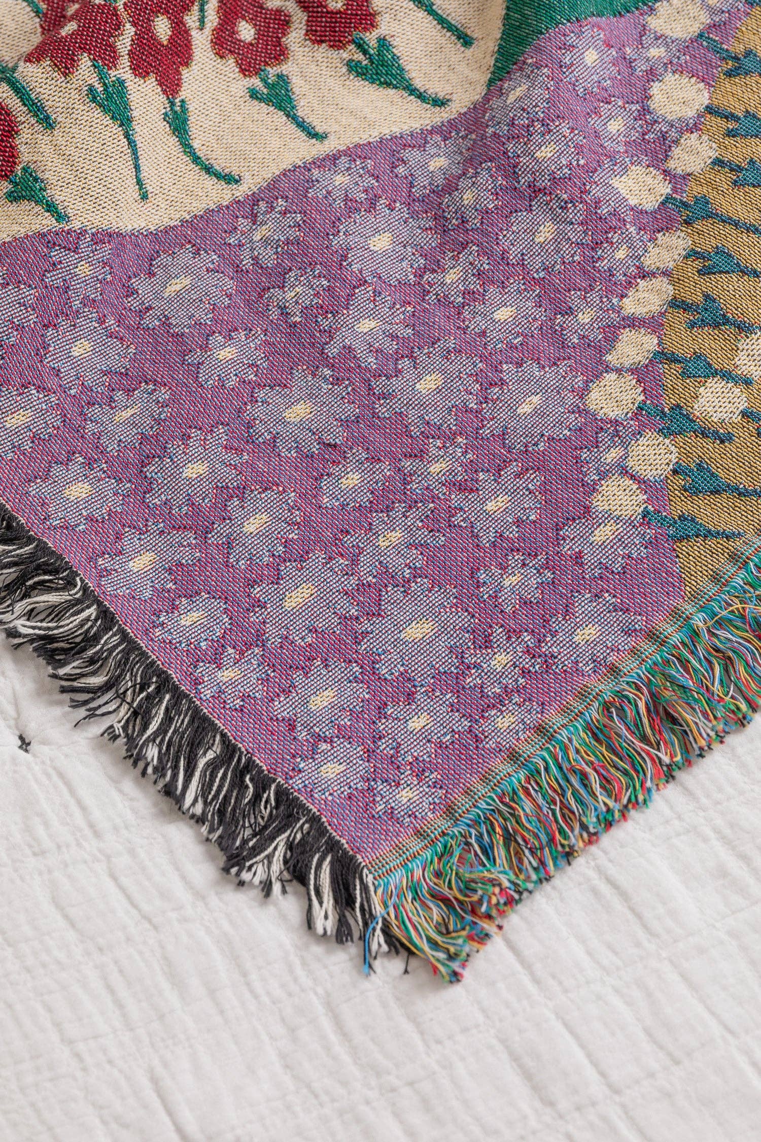 Good Merchant Co - Wholesale Throw Blanket - Flower Fields Throw Blanket1