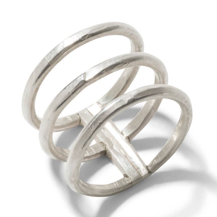 Ring met drie muzen voor wholesale door Uncommon Threads Studio