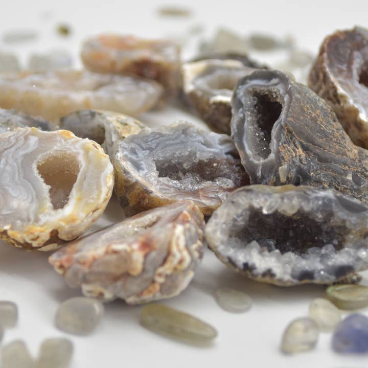 Calder Crystals - Wholesale Spiritual Stone/Crystal - Mini Druzy Agate Geode Crystal Geodes - 5 Count