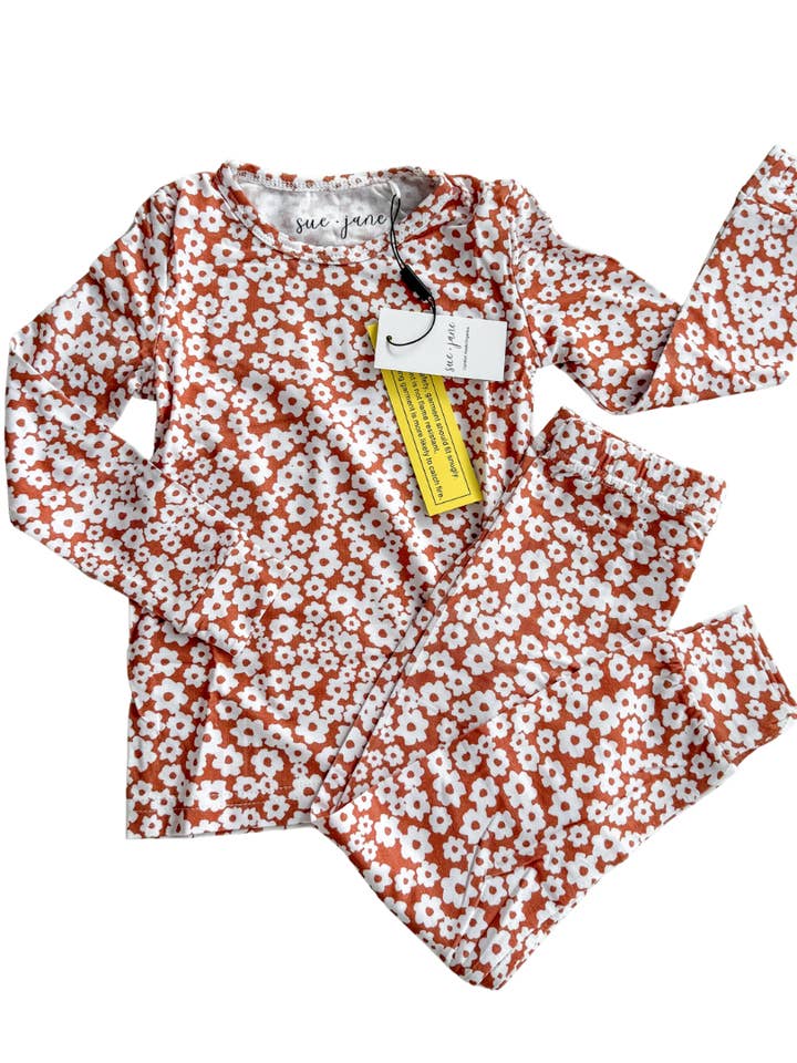 Ensemble Bambou Enfant Fleur pour la vente par Sue + Jane