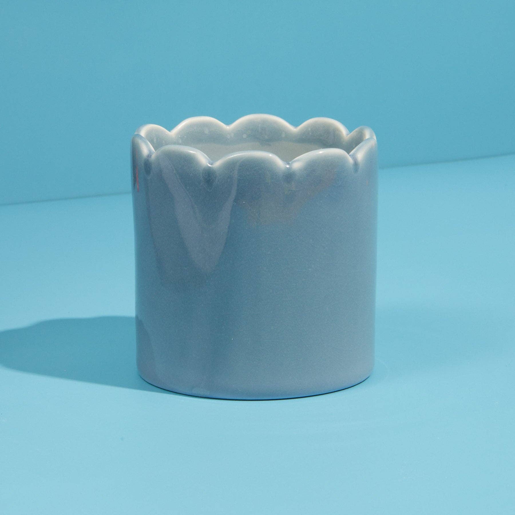 Zesty Lemons – wholesale Burkljus – Contemporary Kiln skållad ljus i himmelsblått med doft av amber och bergamot1