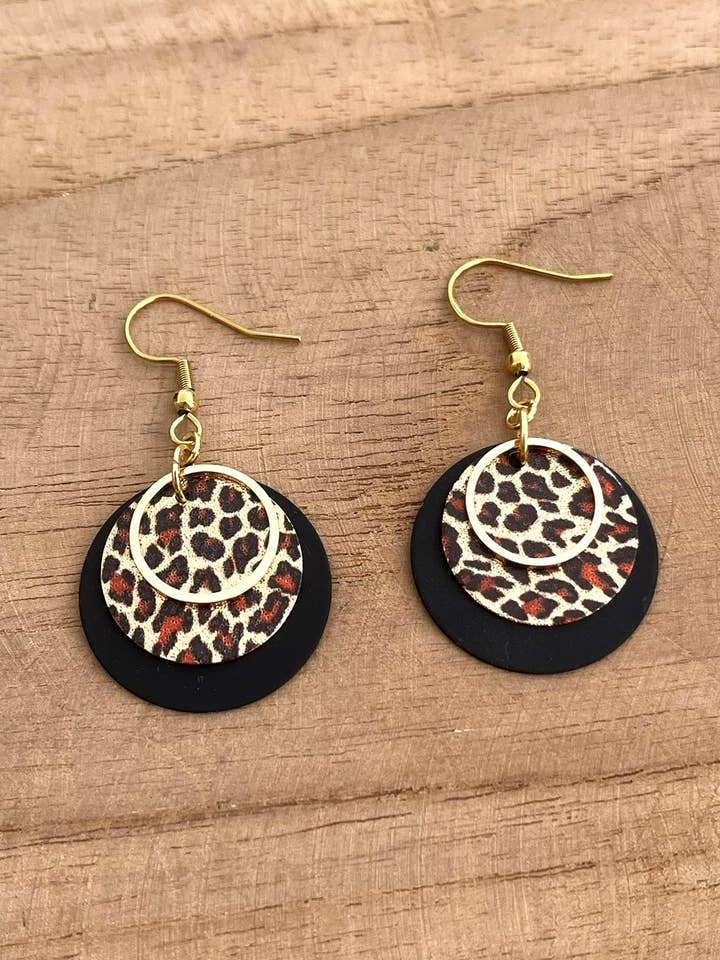 Orecchini TANIA - Leopardo glitterato e nero per la vendita all'ingrosso da parte di Innaya