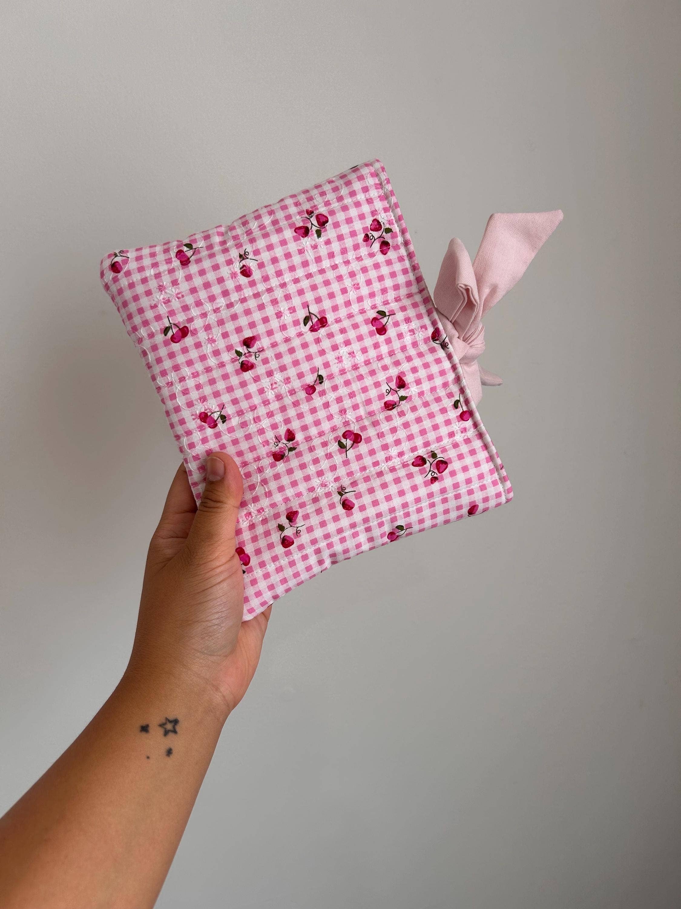 DaintyLuxeAU - Wholesale Laptop/Tablet Case - Women's - Pink Gingham Strawberry Cherry Quilted Kindle Sleeve4