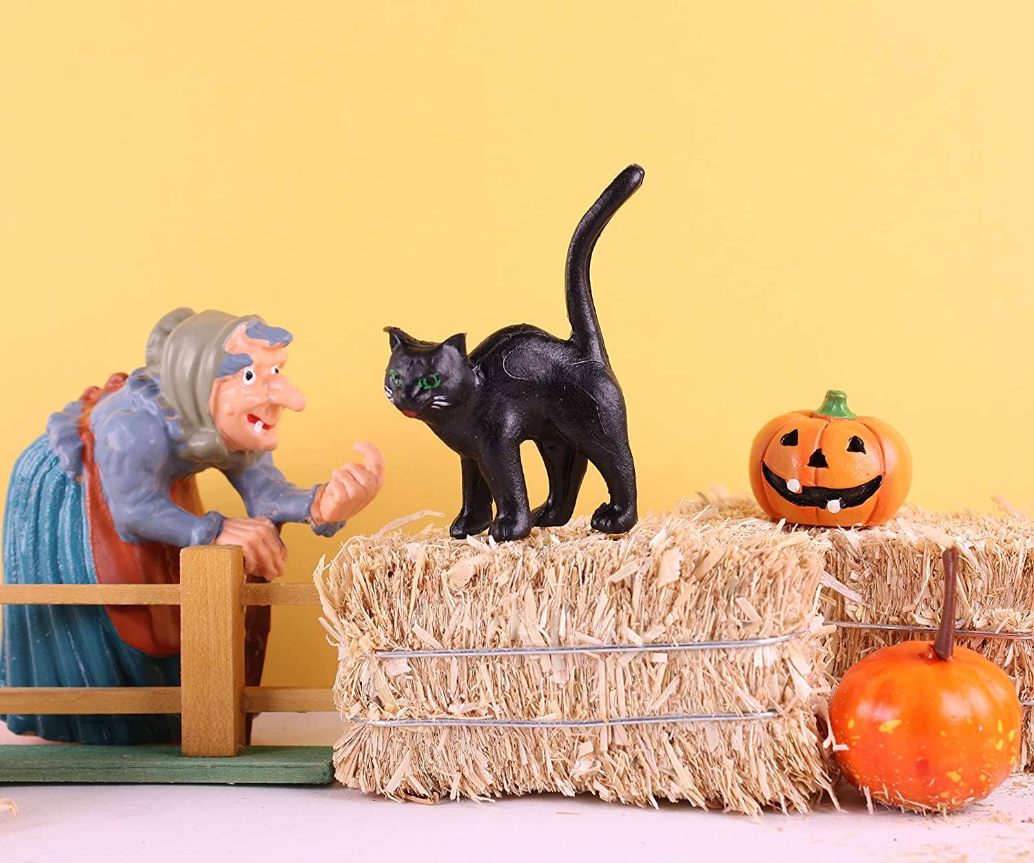 Meyer Imports - Wholesale Decorative Tabletop Object - Mini Decorative Hay Bales for Craft/Dollhouse/Farm/Halloween2