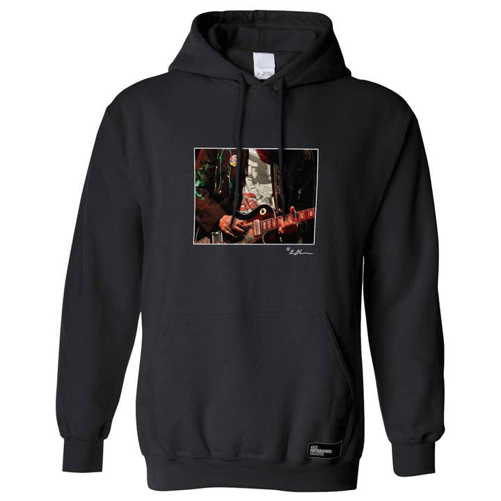 Neil Young live close-up gitaar hoodie voor wholesale door Rock Photographers Collective