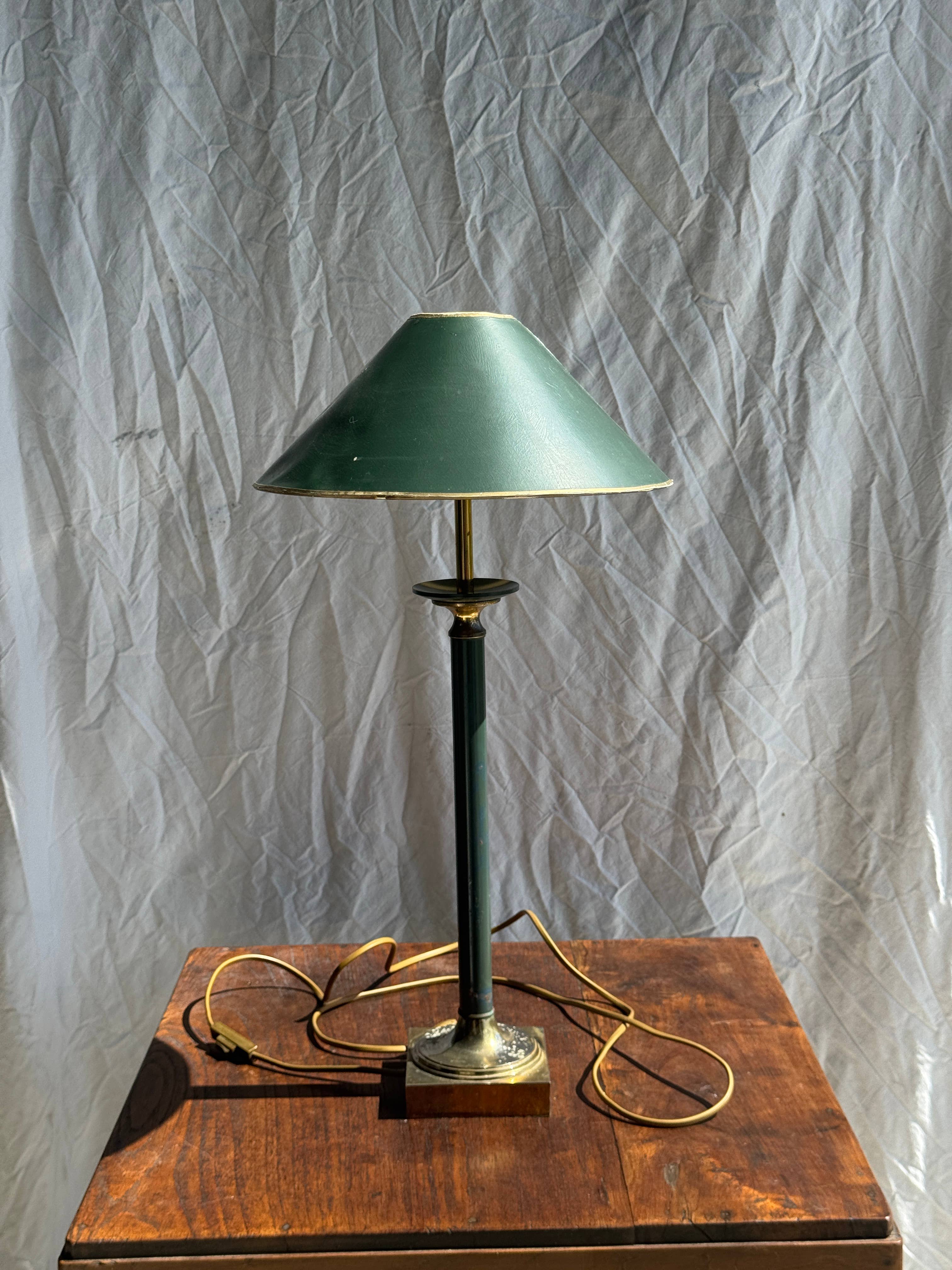 Office Objets - Wholesale Accent/Desk Lamp - Vintage green and gold table lamp H60 D3013