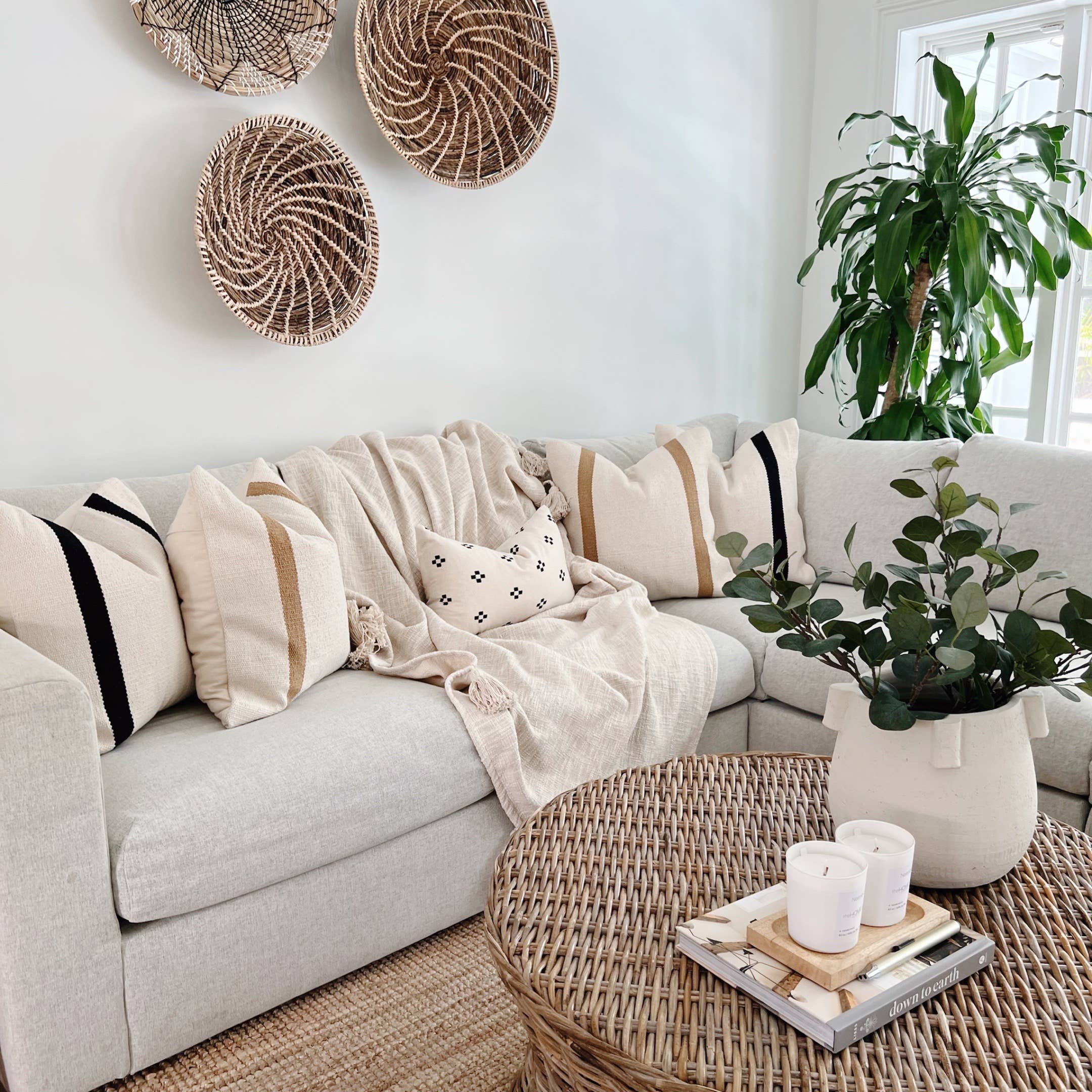 theHOMEmind – wholesale Prydnadskuddfodral – Anema randigt Kilim Örngott5