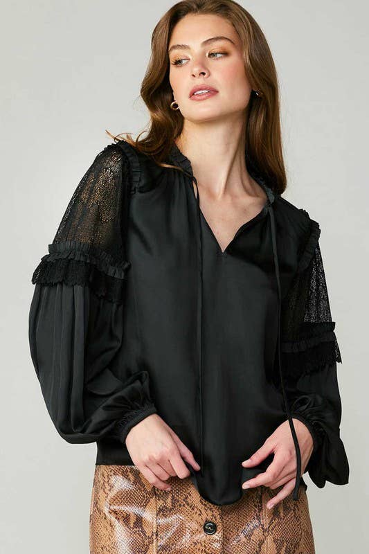 Current Air – Engroshandel Bluse - Dame – Bluse med blondeærmer og flæsedetaljer2