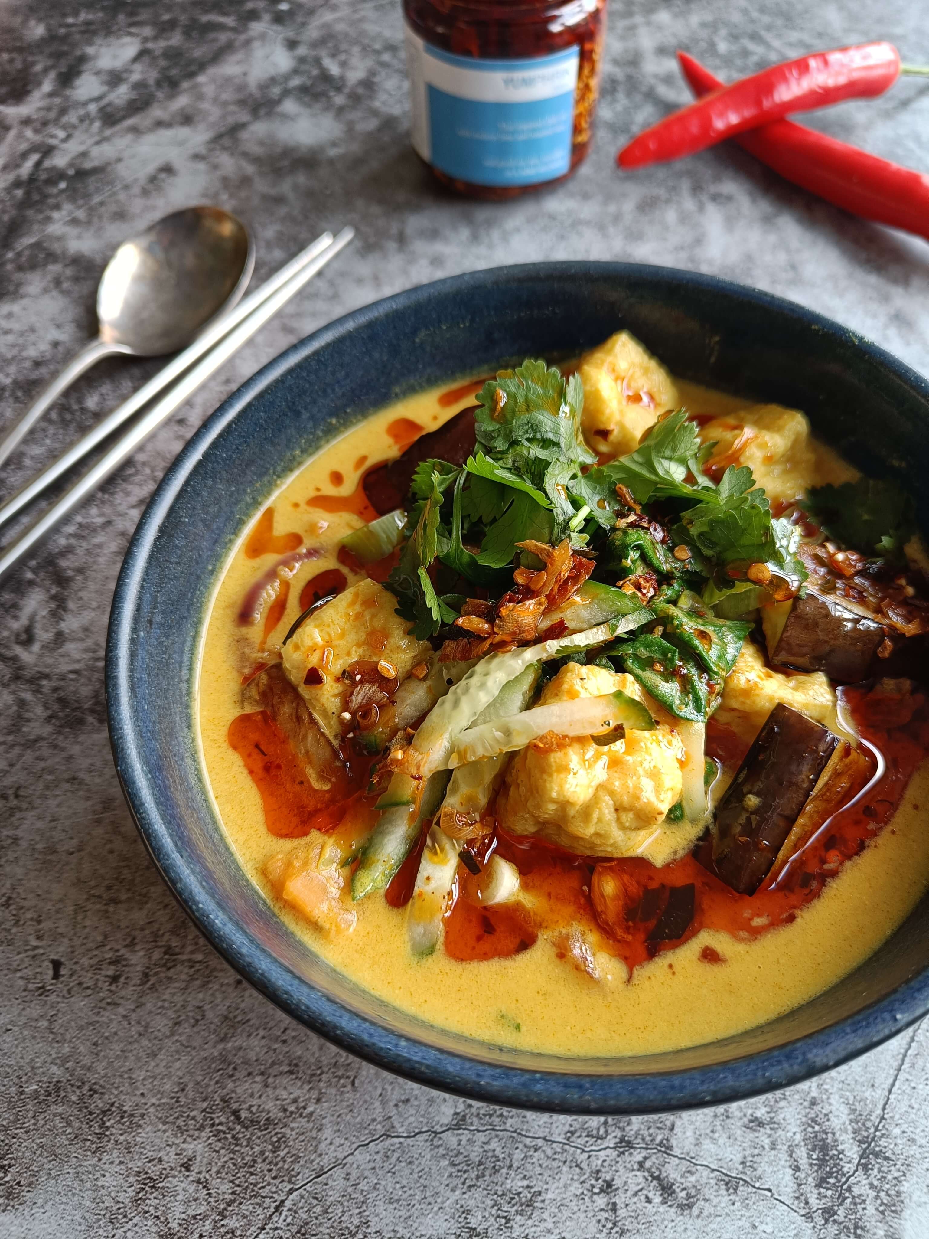 Trouble and Spice B.V. - Wholesale Hot Sauce - Yum Phrik - WINNER Best Chili Oil6