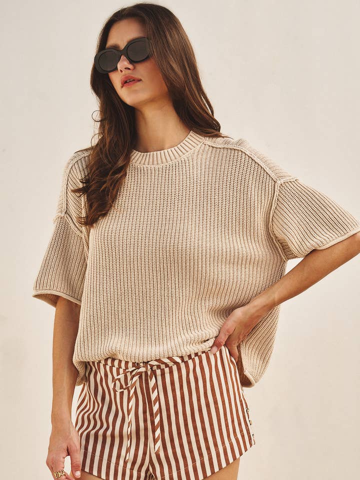 Pull à manches courtes effet délavé minéral à coutures apparentes pour la vente par Urban Daizy