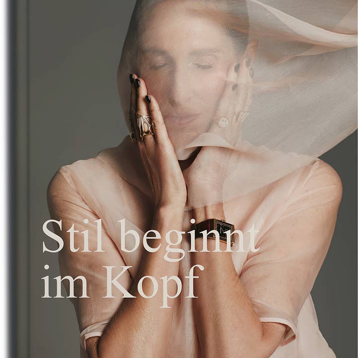 Callwey GmbH - Wholesale Arts & Entertainment - Style begins in the mind. The ABCs of Elegance (German)