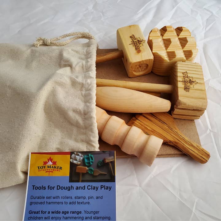 Toy Maker of Lunenburg - Vente Jouet en bois – enfant - Ensemble d'outils en bois avec tapis de pâte à jouer4
