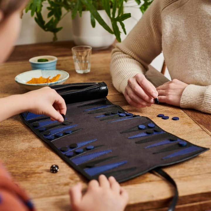 Vida Vida - Wholesale Board Game - Personalised Leather Travel Backgammon Set3