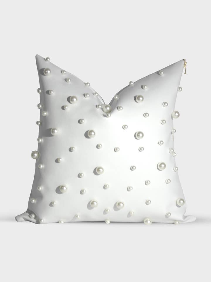 PEARL | Coussin en perles blanches pour la vente par Stud Pillows