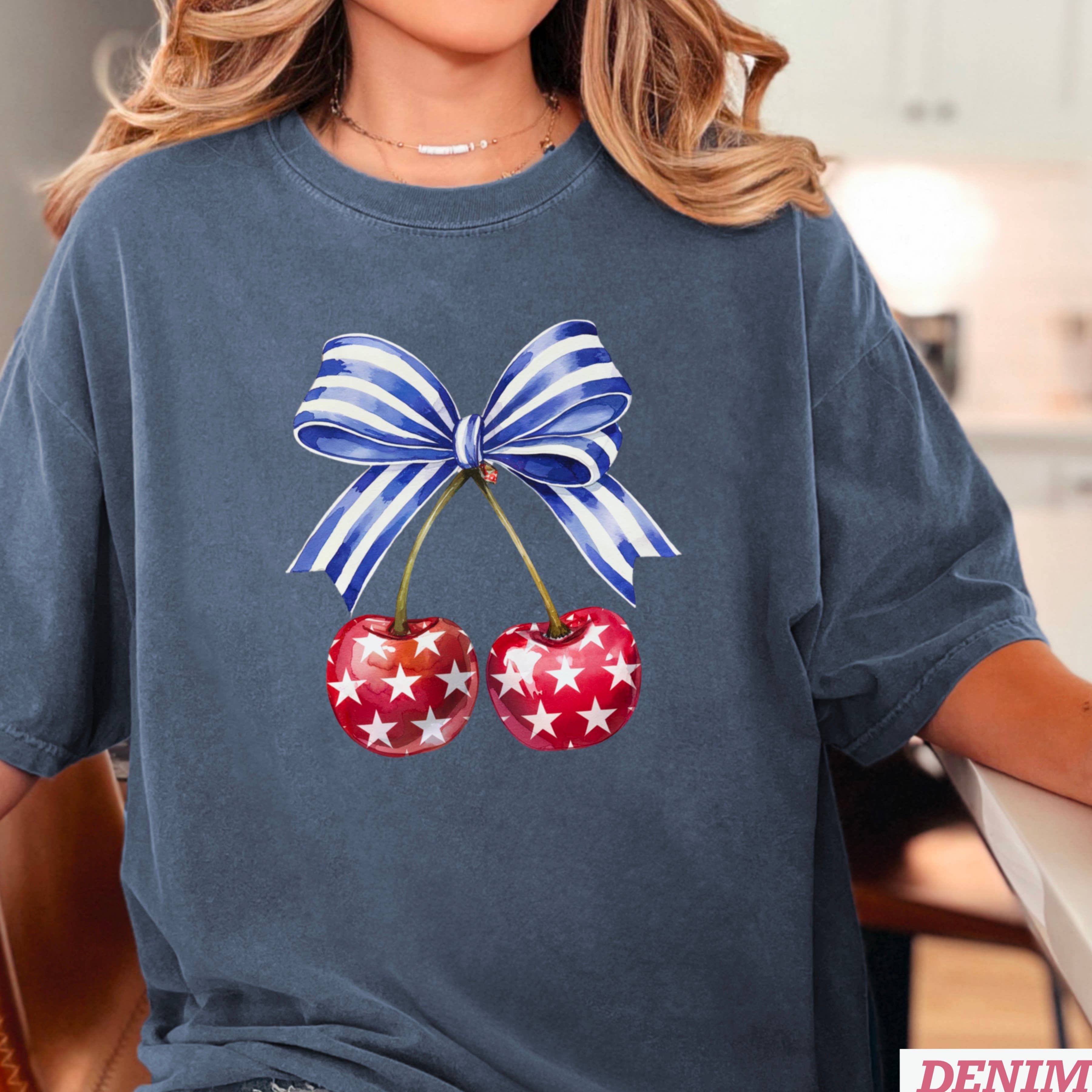 Shoppe SHC – Großhandel T-Shirt (Grafikdruck) – Damen – Coquette Kirschen 4. Juli Grafikshirt | Komfortfarbe15