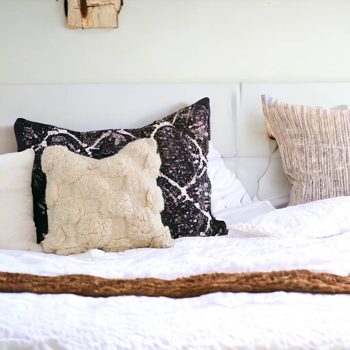 Berberwoolrug - Wholesale Throw Pillow Cover - Handcrafted White Checkered Beni Ourain Wool Pillow Cover9