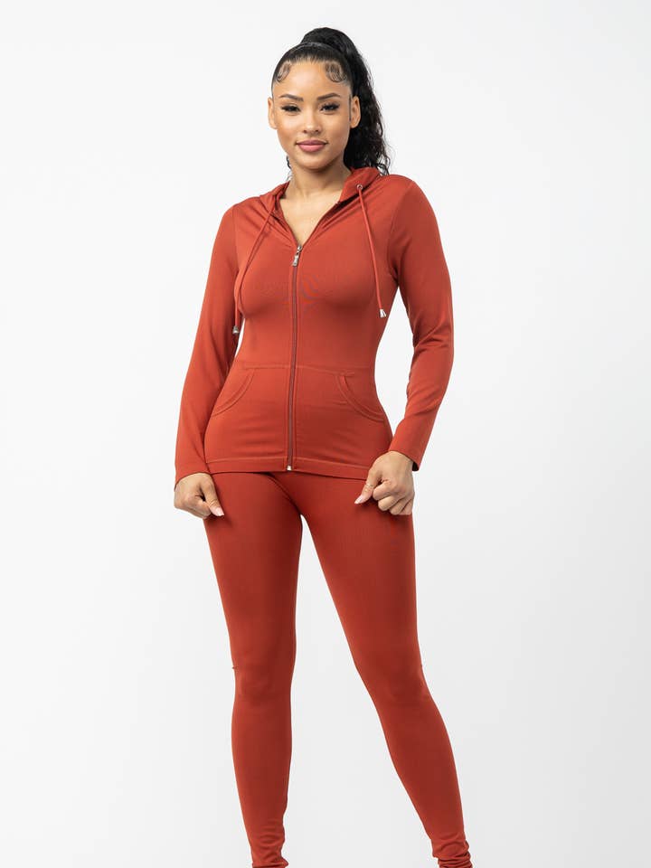 Julia by LoveJ - Vendita all'ingrosso Completo loungewear - Donna - Set con cappuccio e leggings con zip senza cuciture14
