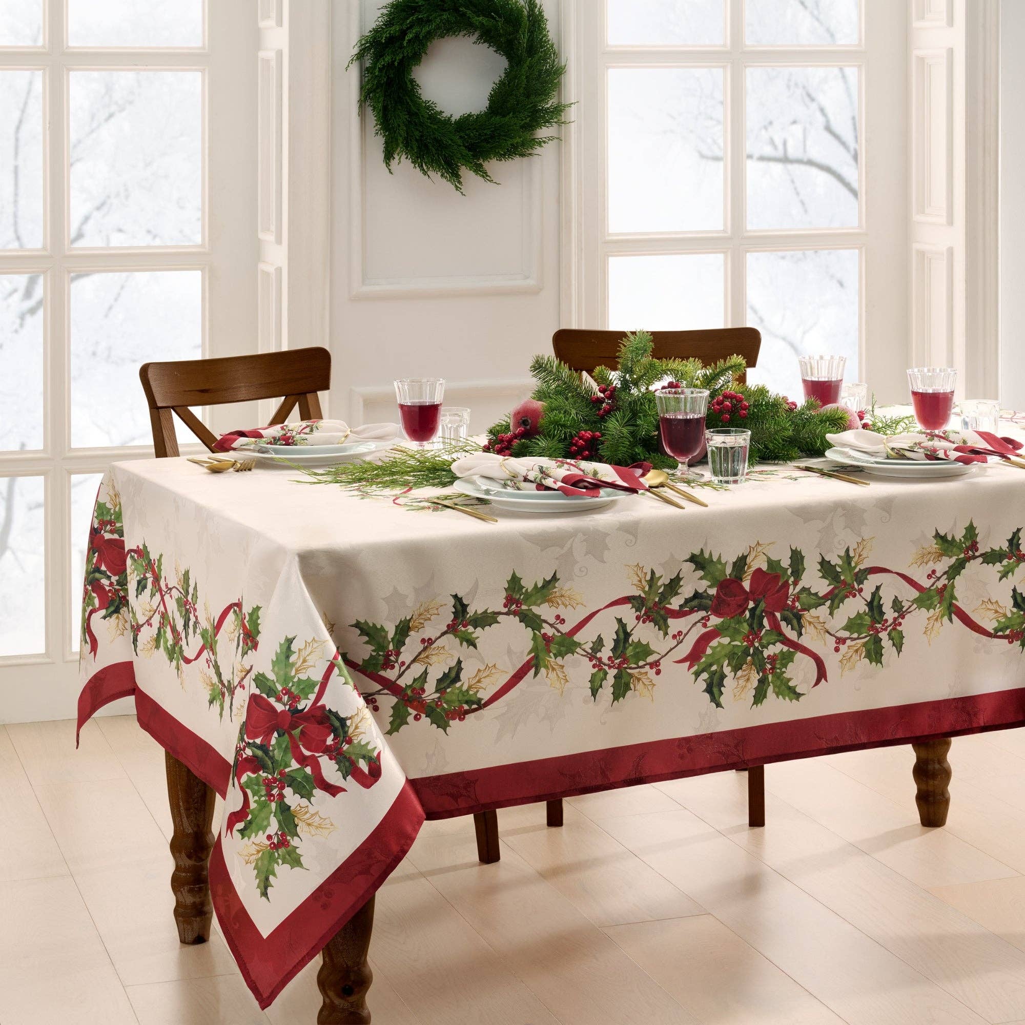 Threadmade Home - Wholesale Tablecloth - Villeroy & Boch Winter Bows & Garland Tablecloth2