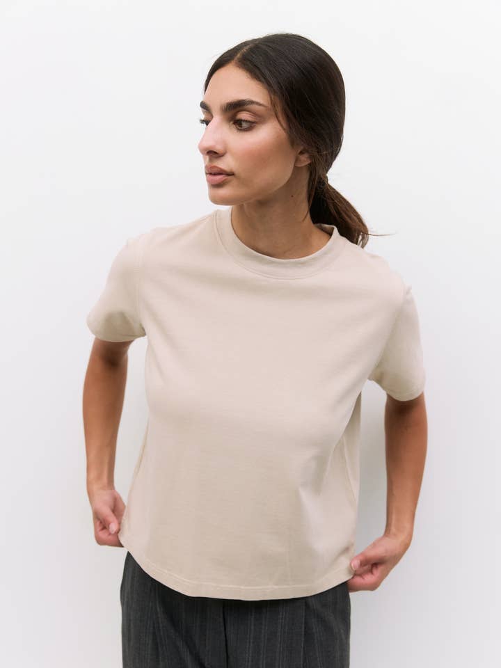 All Row - Wholesale T-Shirt - Women's - The Lanie Top | Classic Everyday T-Shirt13
