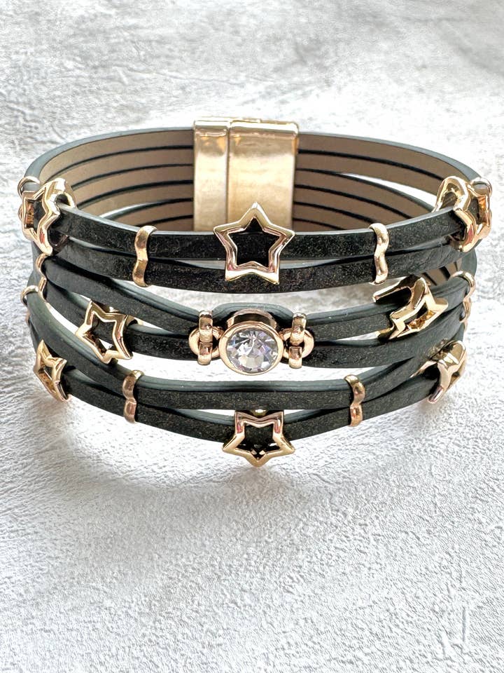 La Pulsera de Brazalete Luz de Estrella Verde para venta al por mayor de Wild Spirit London