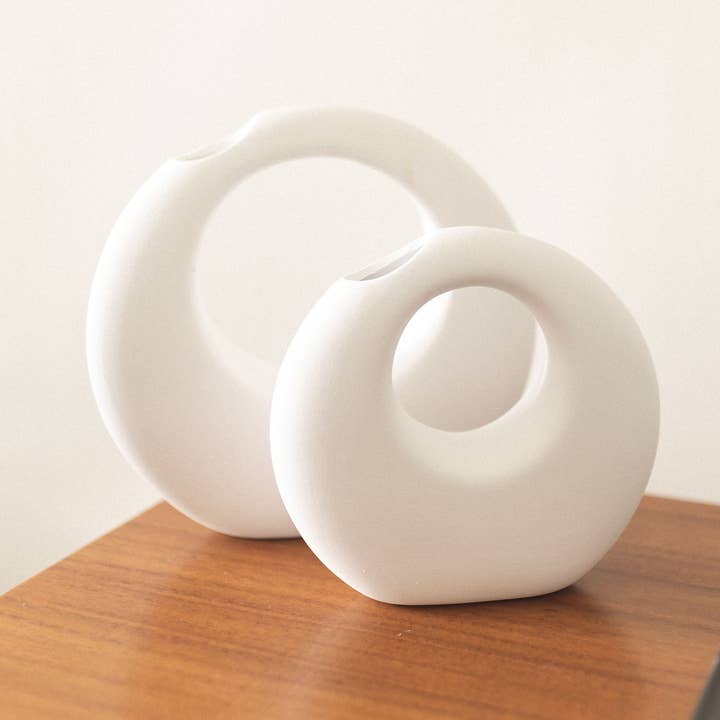 Tóquio Ceramic Decorative Tabletop Object and other Purchase Wholesale vasetti alluminio. Free Returns & Net 60 Terms on Faire trending on Faire.