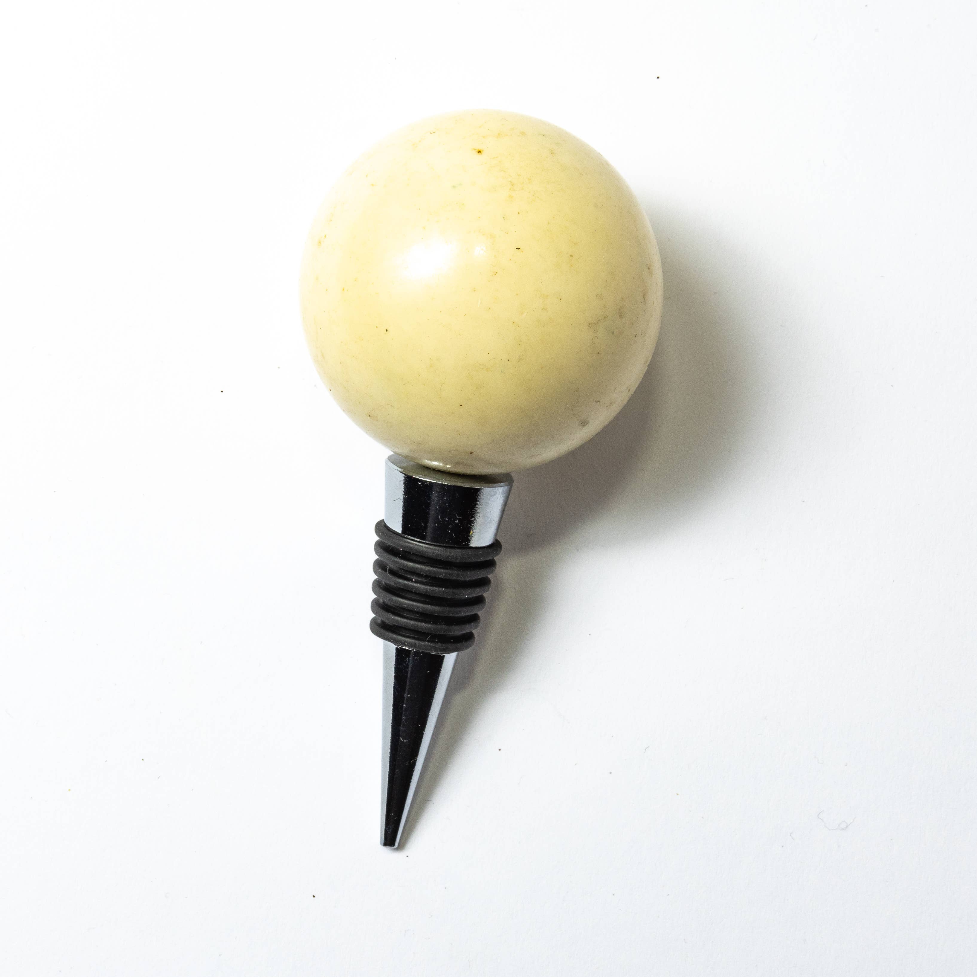 The Mustache Cat Made – wholesale Vinkork – Vintage flaskstoppare med biljardboll6