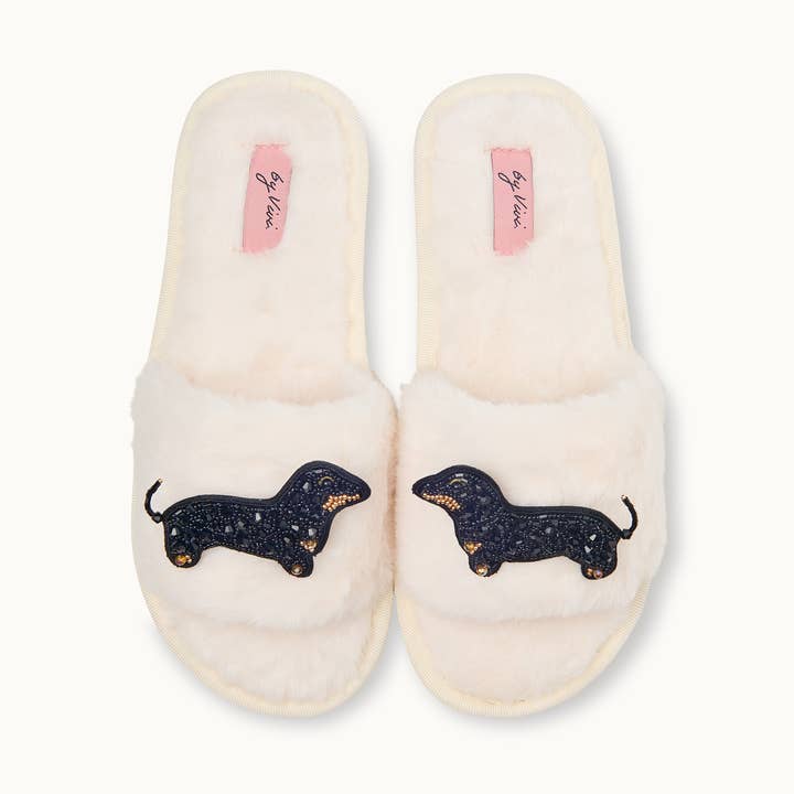 Pair of Brooches: Dachshund for wholesale by by Vivi.