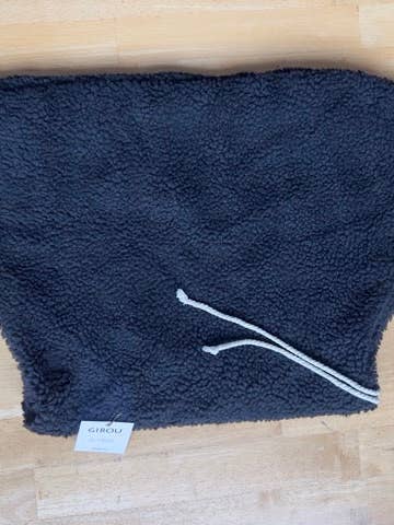 Échantillon - Col capuche noir intérieur en polar for wholesale by Gibou