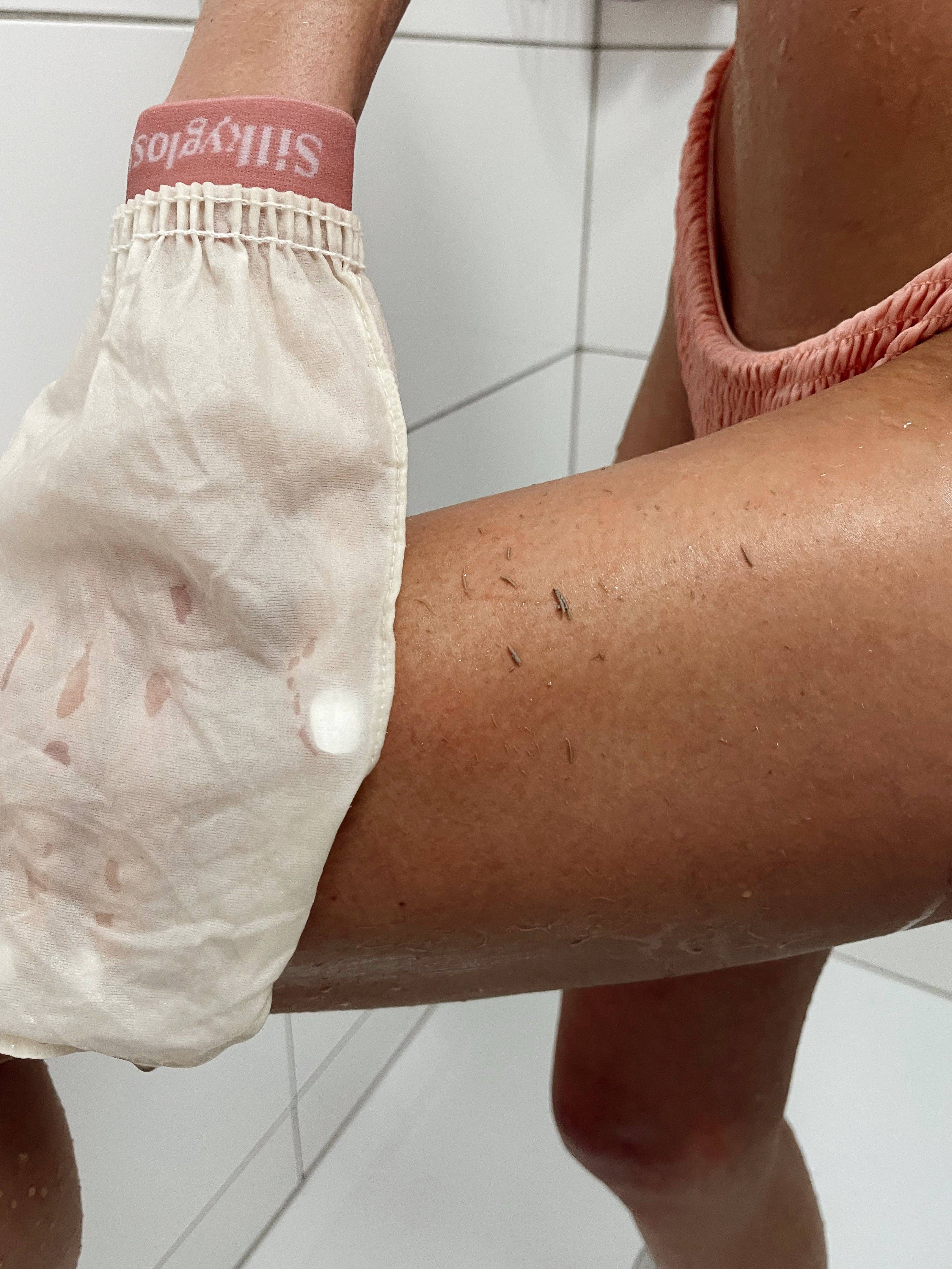 Silkygloss - Wholesale Exfoliating Gloves/Mitts - THE ORIGINAL Silkygloss Body Glove5