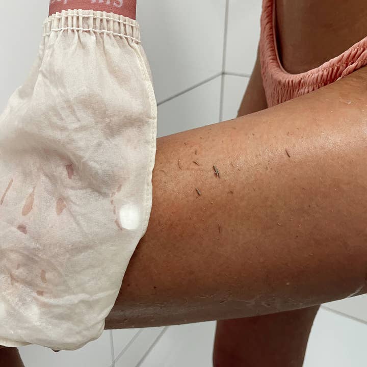 Silkygloss - Wholesale Exfoliating Gloves/Mitts - THE ORIGINAL Silkygloss Body Glove5