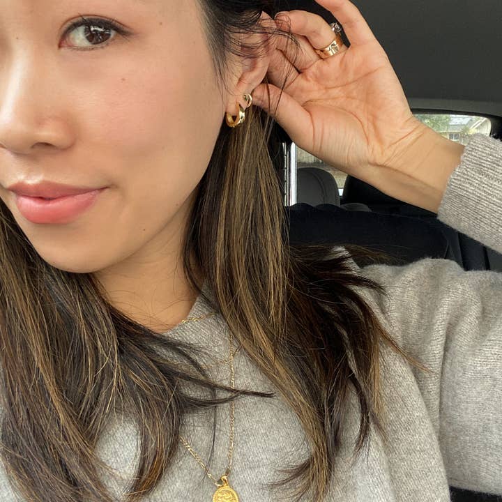 AALLYN - Wholesale Huggie Earrings - Isla Huggie Hoops2