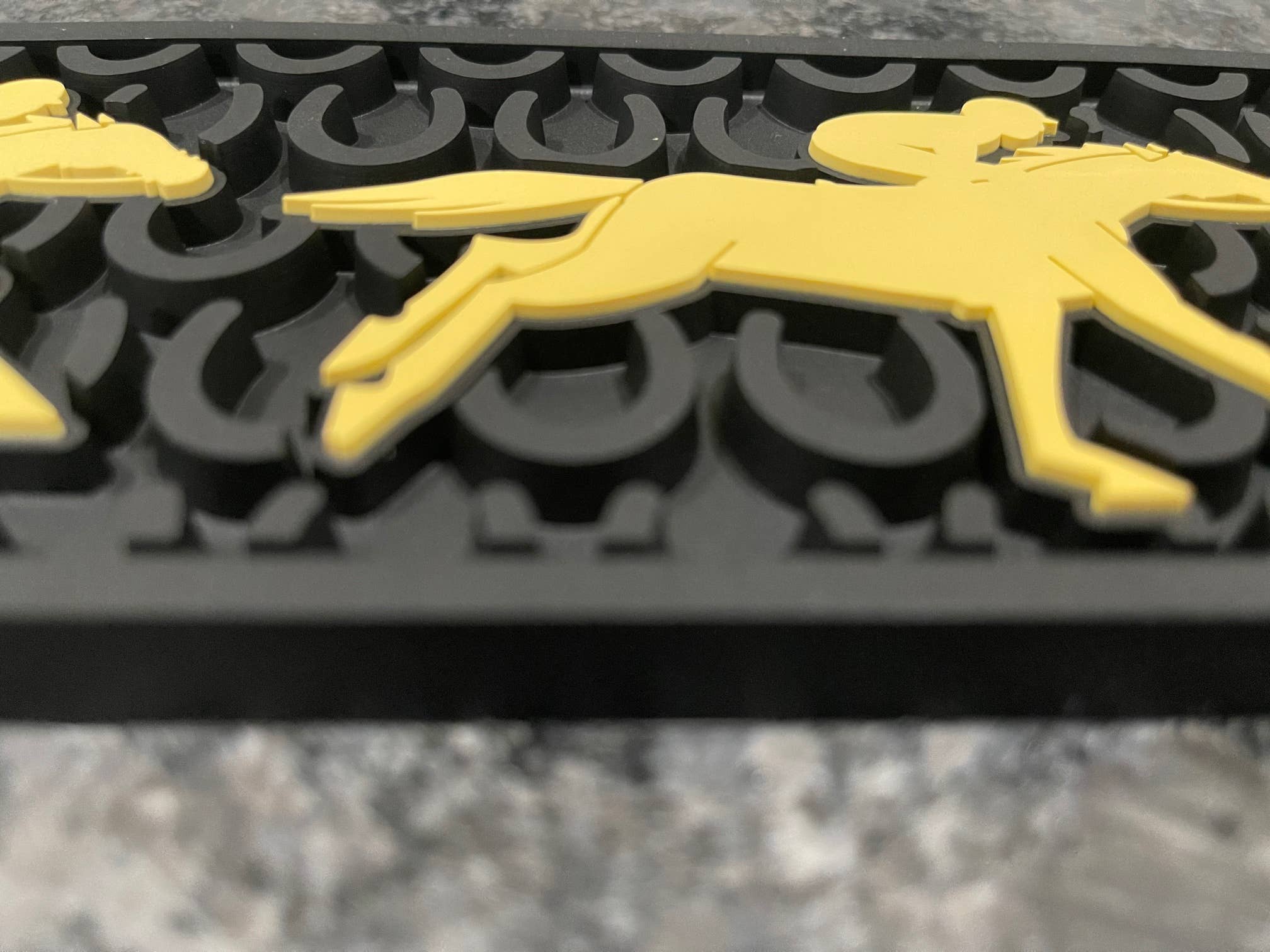 Barrel Down South – Engroshandel Barredskaber – Væddeløbshest Derby Bourbon Stangmåtte - Bourbon - Bourbon Bar4