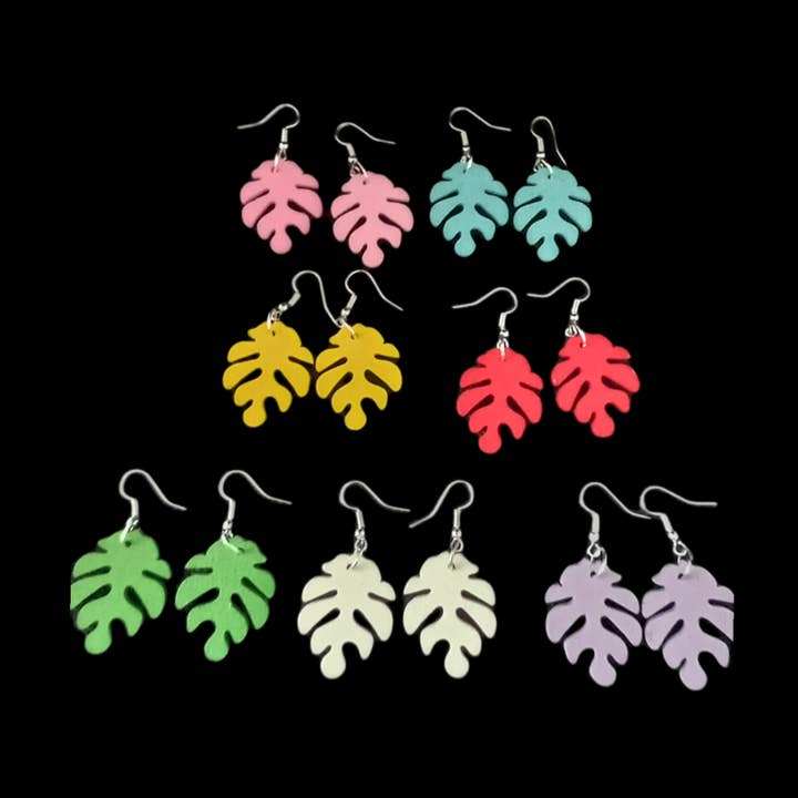 Oorbellen in blad, 7 kleuren in etui voor wholesale door Funky Welsh Craft and Gifts