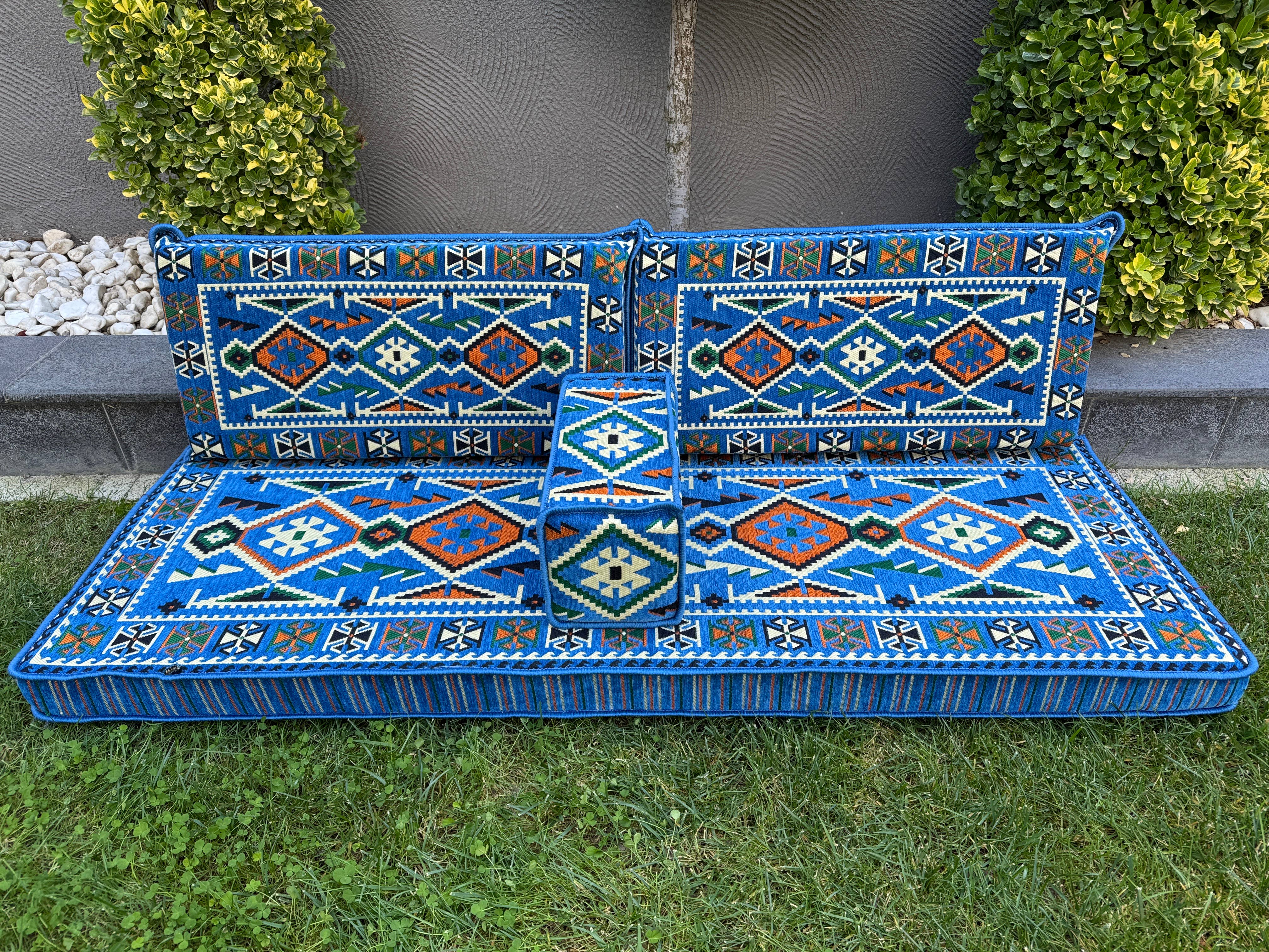 The Loom Wholesale – Großhandel Polsterhocker – Handgefertigte Bodensitzgelegenheit - Kilim-gemusterter Ottomanen-Bodensofa6